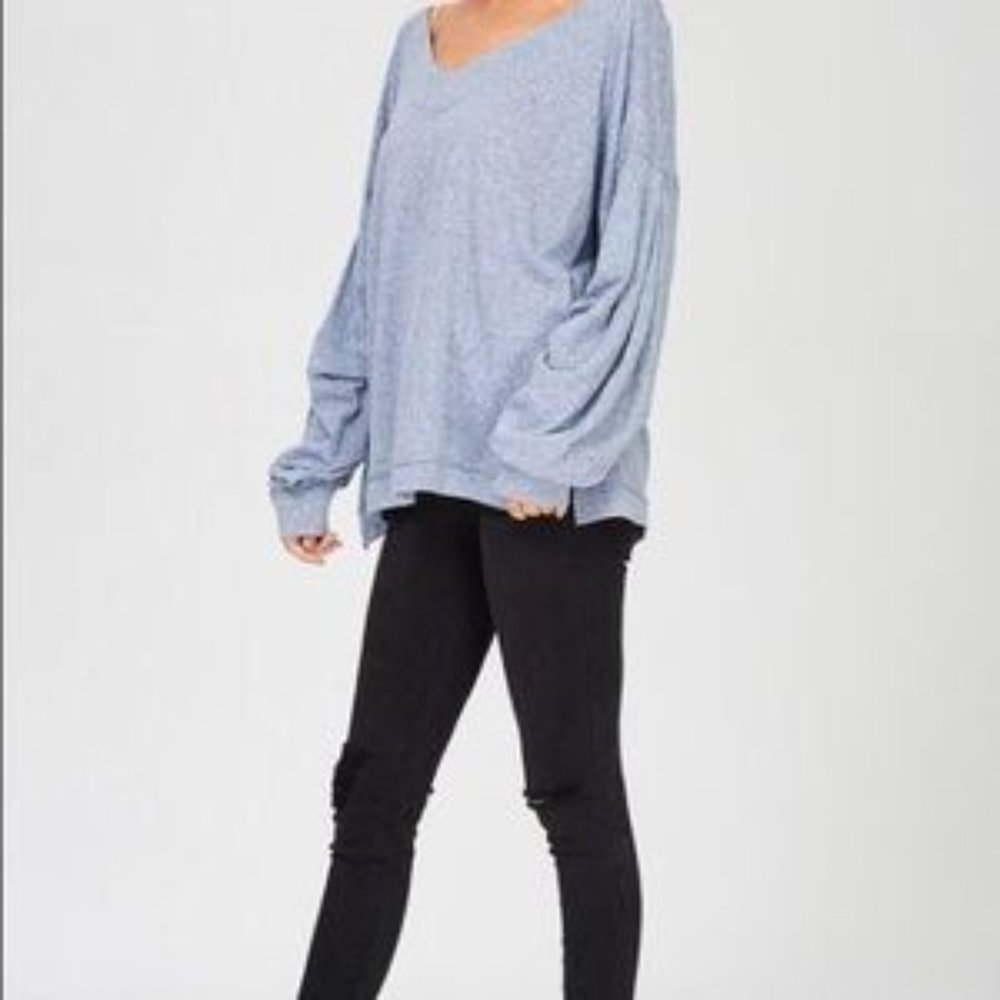 💖 Boutique Ruched Sleeves Oversized Top. - Picture 4 of 4